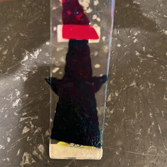 NWT🎄BACK PORCH GLASS FUSED HANDMADE ORNAMENT- PENGUIN IN A SANTA HAT - Picture 3 of 4
